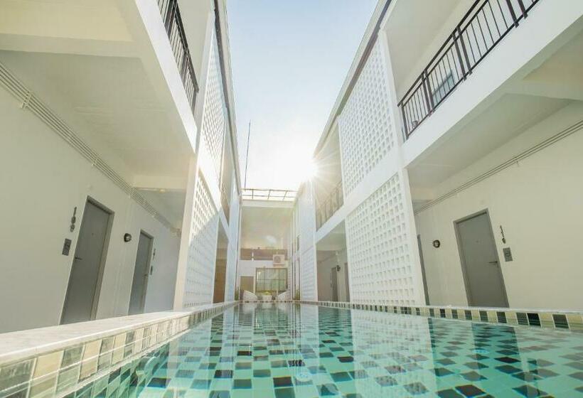 اتاق سوپریور, The Rubber Hotel Phuket