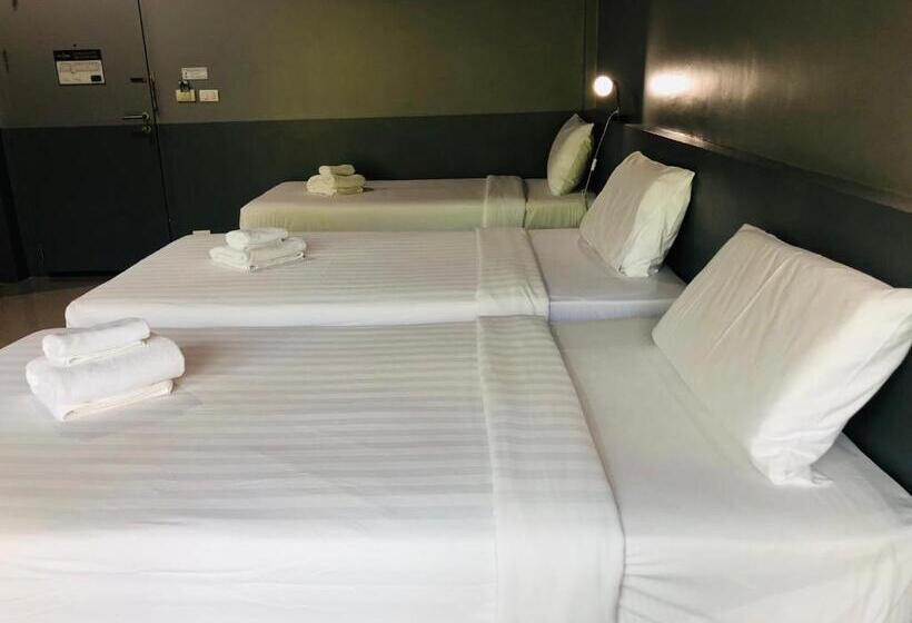 اتاق لوکس سه تخته, The Rubber Hotel Phuket