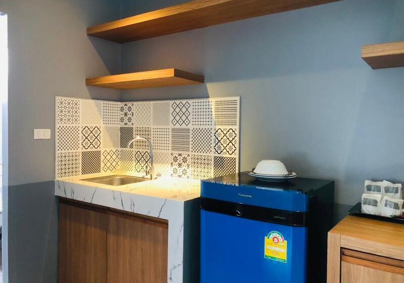 اتاق لوکس سه تخته, The Rubber Hotel Phuket