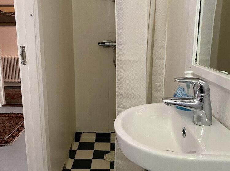 Номер Стандарт, Furulidens B & B
