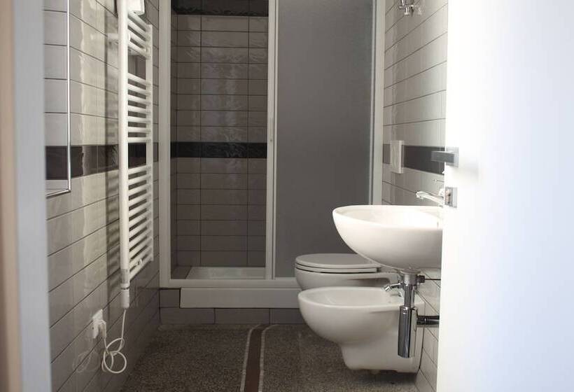 اتاق راحتی سه تخته, B&b Cernaia 42
