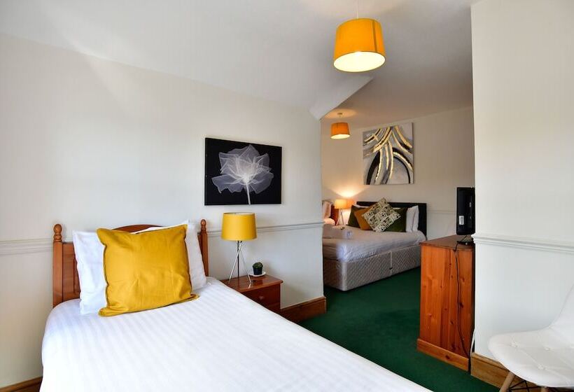 Семейный Номер, Tree Tops Guest House