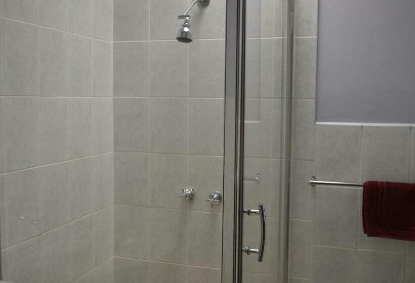 패밀리 룸, Chadstone Executive Motel