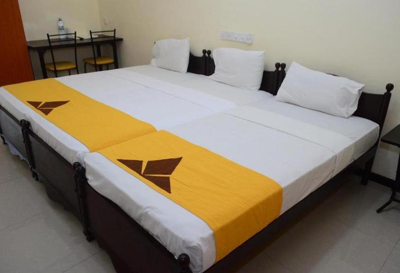 חדר סטנדרט לשלושה, Jayasinghe Holiday Resort