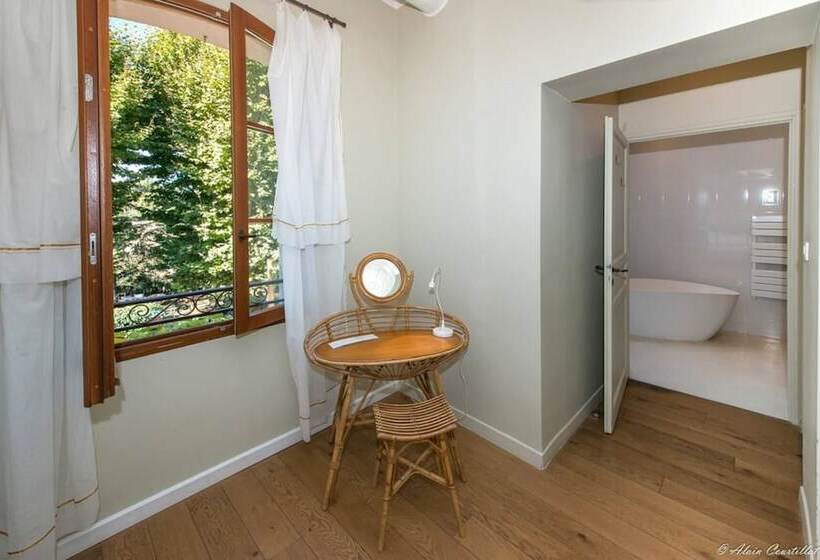 Номер Deluxe Вид на Парк, Domaine Gaogaia