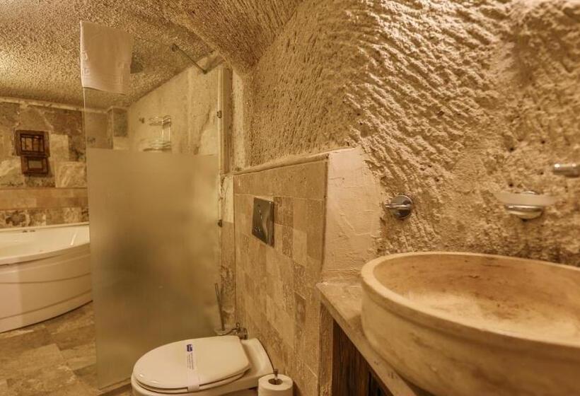 سوییت خانوادگی, Hidden Cave