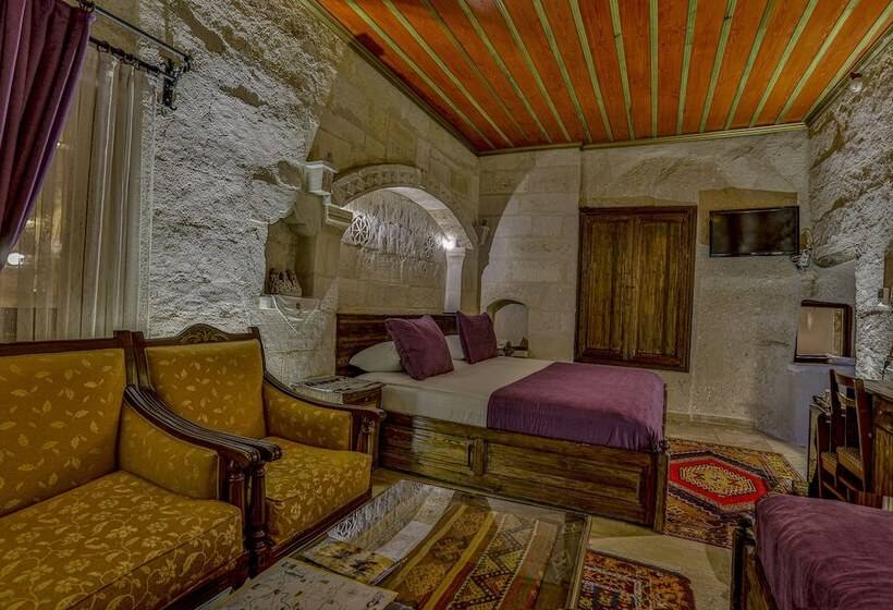 اتاق لوکس, Hidden Cave
