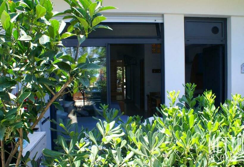 استودیو استاندارد با چشم‌انداز باغ, Nettuno Resort