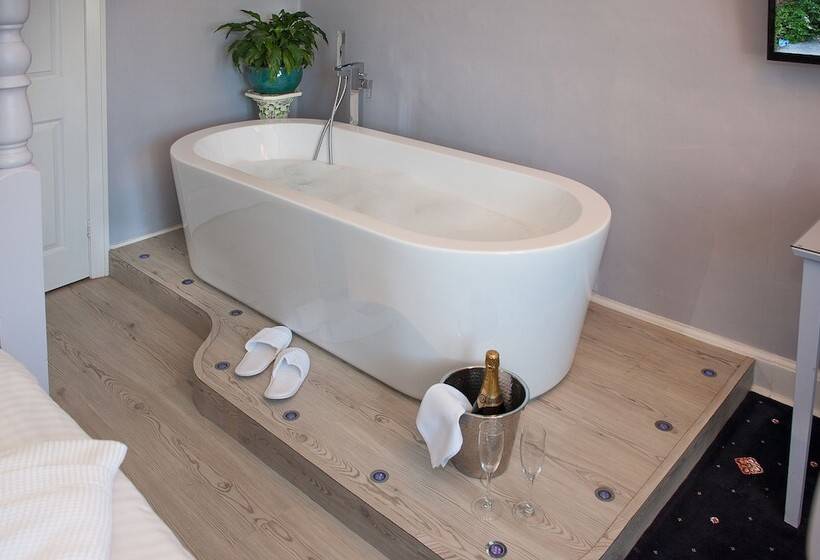 Номер Deluxe, The Coppice   Including Off Site Health Club