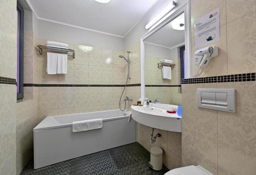 Апартаменты 1 Спальня с Видом, Tomis Garden Apartments Mamaia