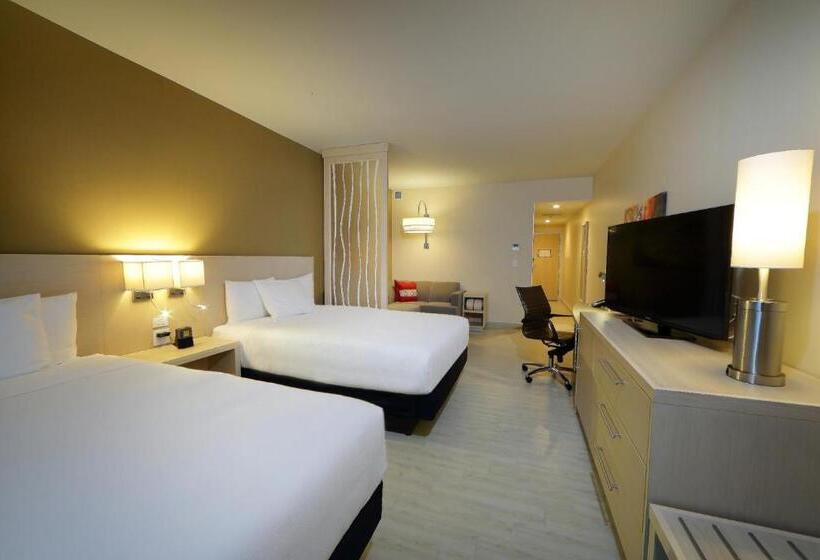 اتاق استاندارد با چشم‌انداز دریاچه, Hyatt Place Managua