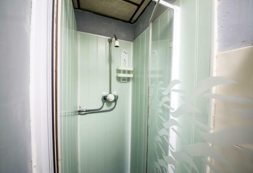 חדר משפחתי, Myroomz Silver Strand