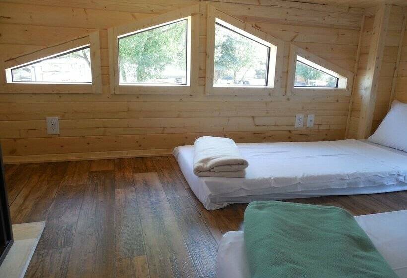 Студия Deluxe, Snake River Cabin Village