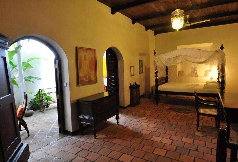 Люкс Кровать Кинг, Secret Garden Villa   Unawatuna