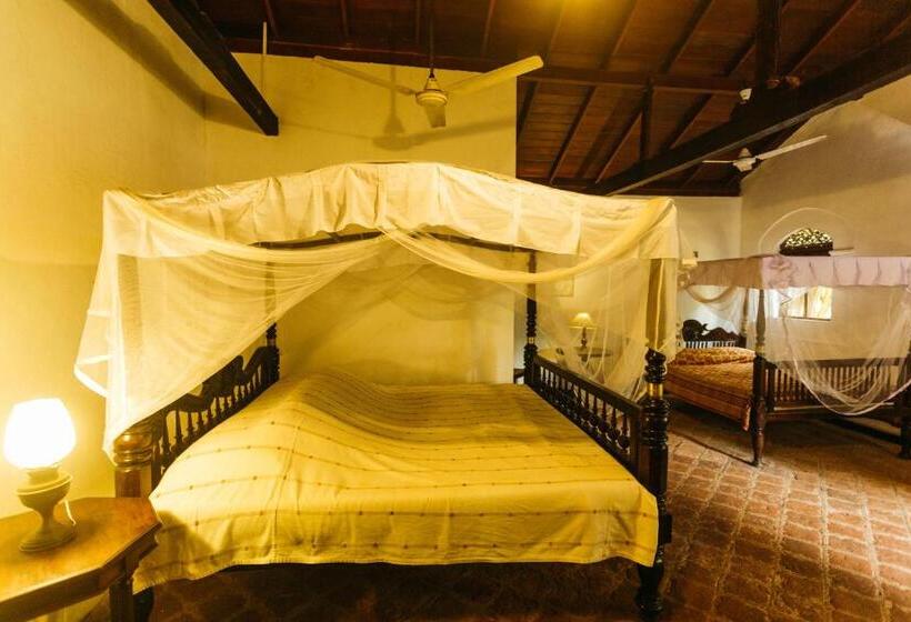 Люкс Кровать Кинг, Secret Garden Villa   Unawatuna