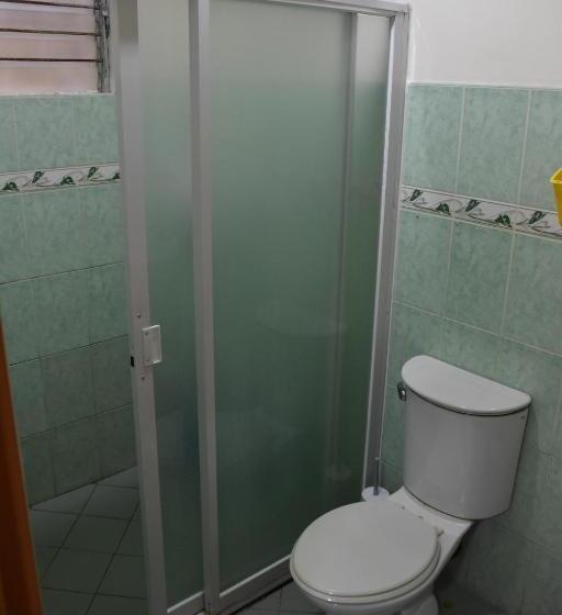 Трехместный Номер Стандарт с Балконом, Roy S Rendezvous Boracay