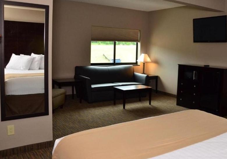 Люкс Повышенной Комфортности, Qube Hotel   Polk City