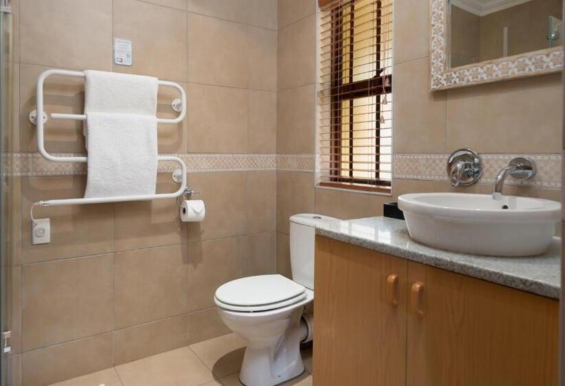 חדר סטנדרט עם מיטת קינג, Bohemian Guesthouse   Pretoria