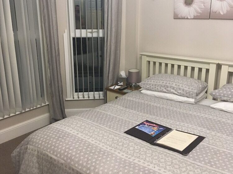 اتاق استاندارد, The Courtyard Guest House