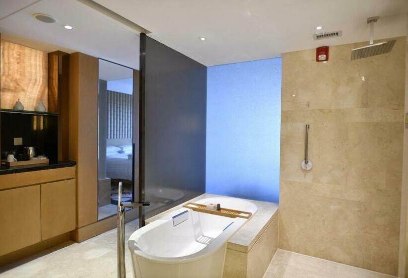 带大床的豪华间, Zhuhai Marriott