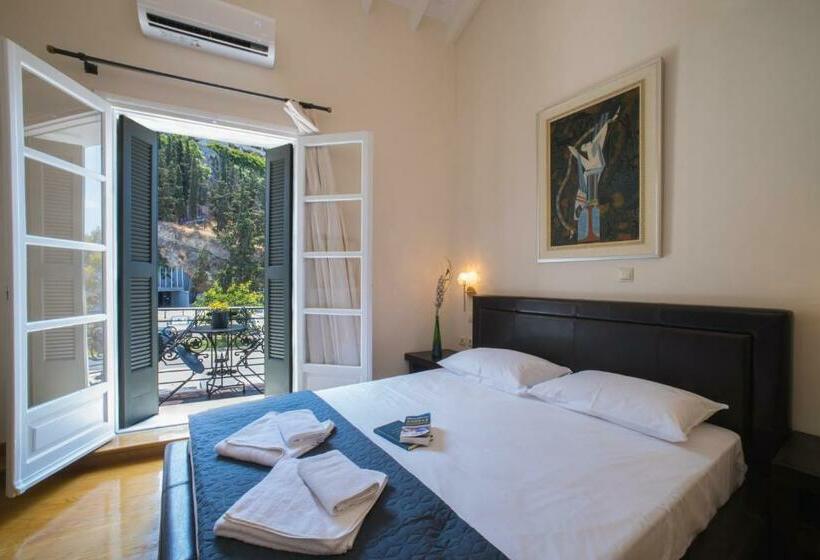 Номер Superior с Балконом, Nikolaos Pension