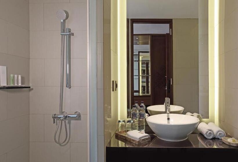 Люкс Вид на Город, Golden Tulip Jineng Resort Bali