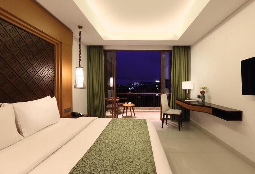 Номер Deluxe Вид на Бассейн, Golden Tulip Jineng Resort Bali