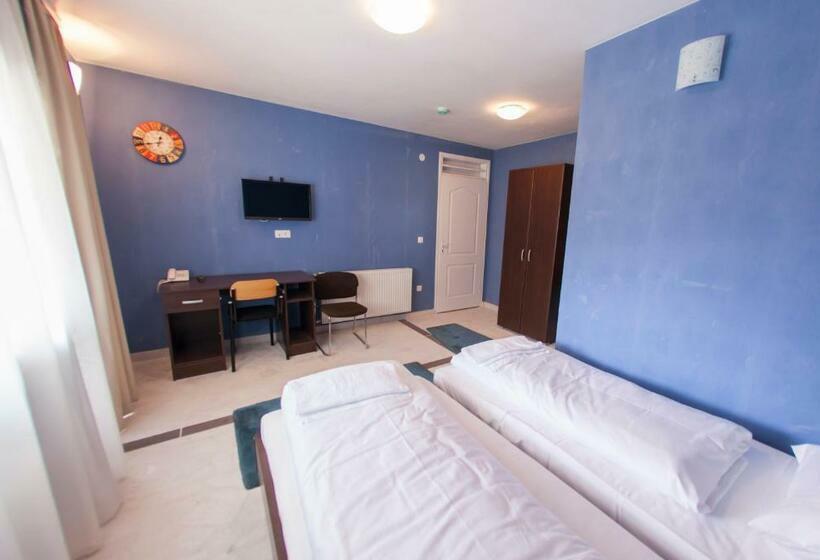 Chambre Standard, Hayat Hills