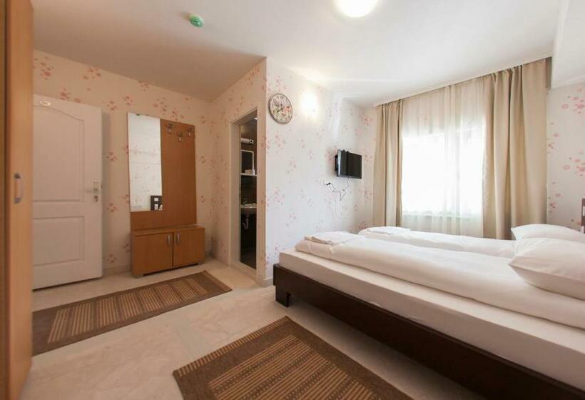 Chambre Standard, Hayat Hills