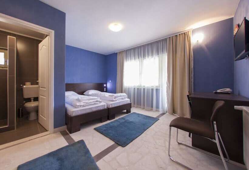 Chambre Standard, Hayat Hills