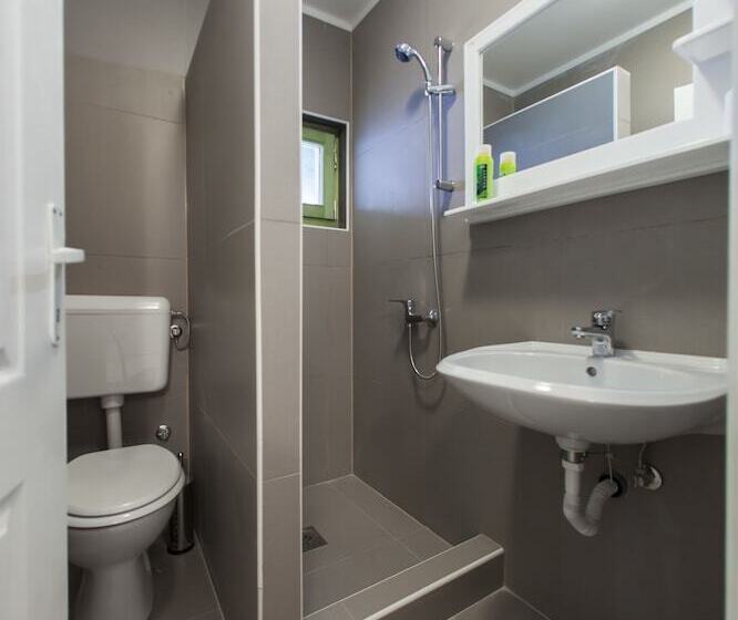 Suite, Hayat Hills