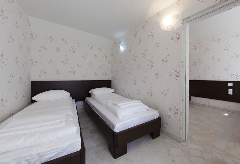 Suite, Hayat Hills