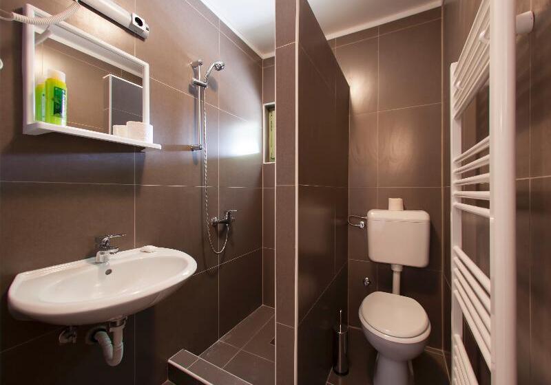 Chambre Standard, Hayat Hills