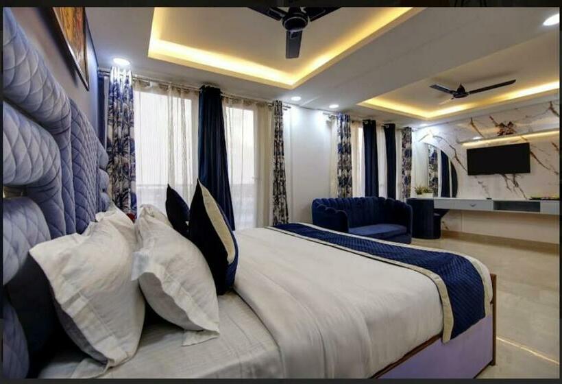 Family Suite, Noida Dreams 144