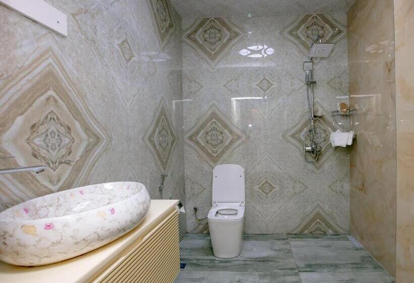 جناح جونيور مزوَّد بشرفة, Nohur Hotel Gabala