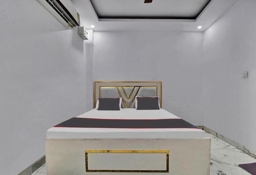 Трехместный Номер Классика, Oyo Flagship 81356  Royal Paradise