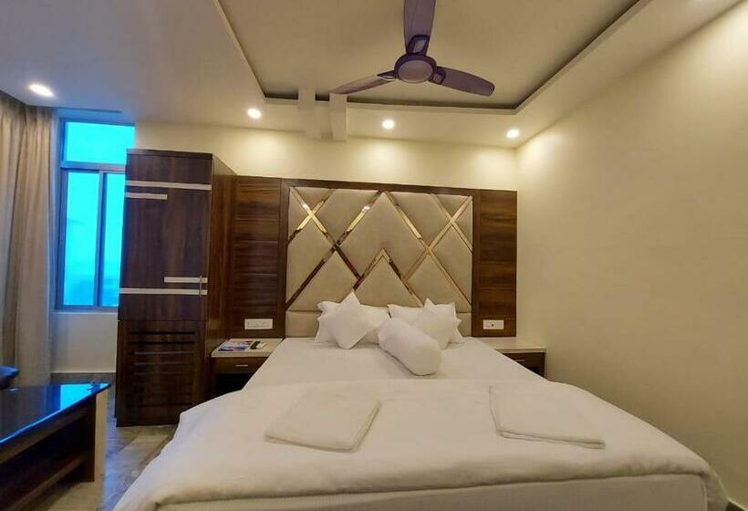 Номер Deluxe Вид на Море Боковой, Silver Sand Eco Resort !! Beachfront !! With Biggest Pool And Huge Open Area !! Ideal For Weddings !