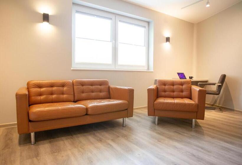 Апартаменты 2 Спальни, Circle Inn