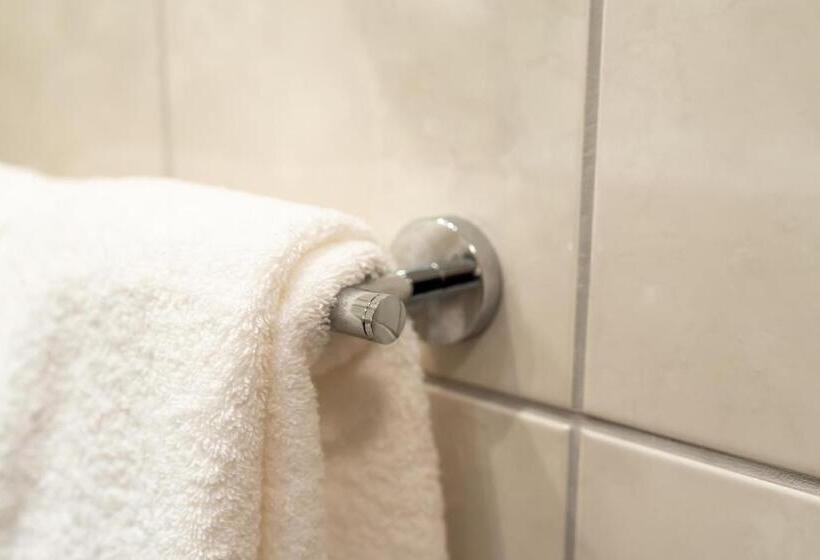 Люкс Deluxe Кровать Кинг, Circle Inn