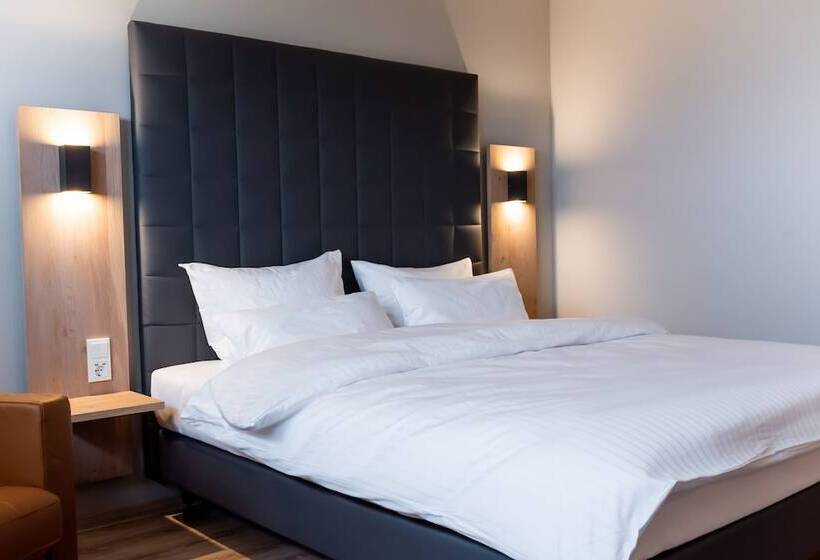 Номер Deluxe, Circle Inn