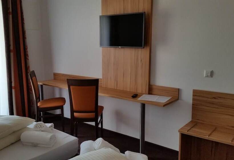 Номер Комфорт, Schafer Boardinghouse
