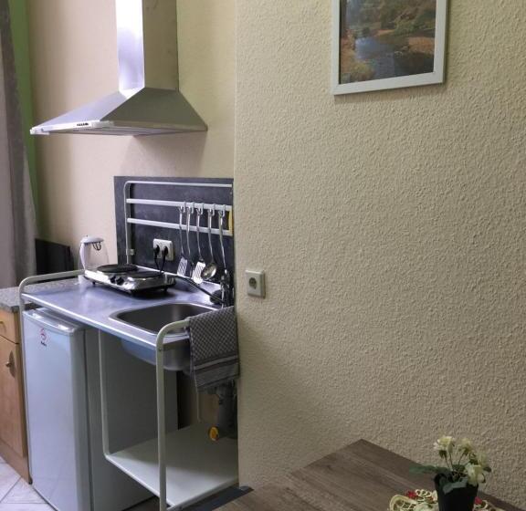 单人基本间, Zimmerfrei Dresden Mit Bad Miniküche Self Check In 24 7