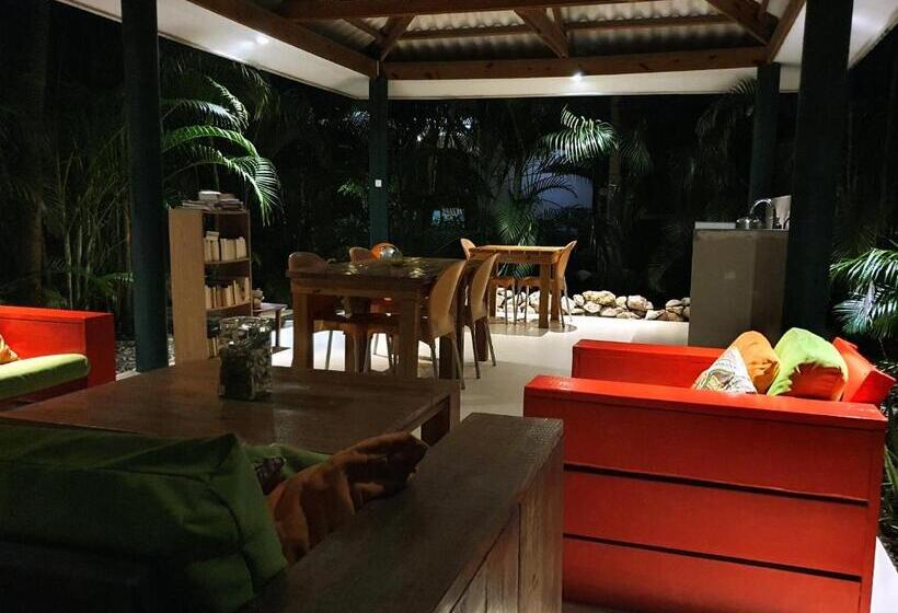 اتاق خانوادگی با چشم‌انداز باغ, Abaai Resort B&b