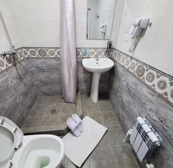 اتاق استاندارد چهار تخته, Nursultan Grand Guest House