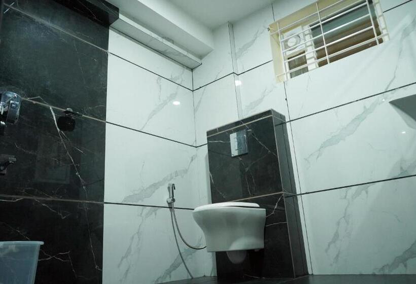 Люкс Deluxe Кровать Кинг, Nivetha Inn