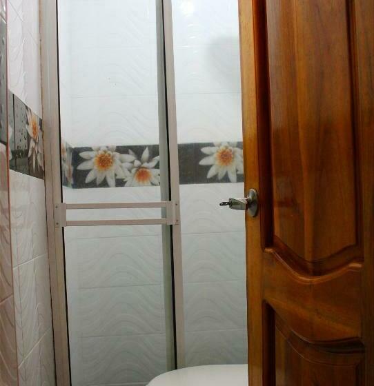 家庭间, Pacifica Hostel