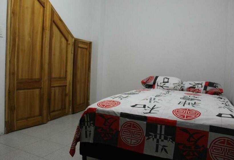 带共用浴室的标准房间, Pacifica Hostel