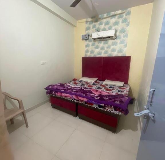 Трехместный Номер Классика, Oyo 81010  The Amar Palace