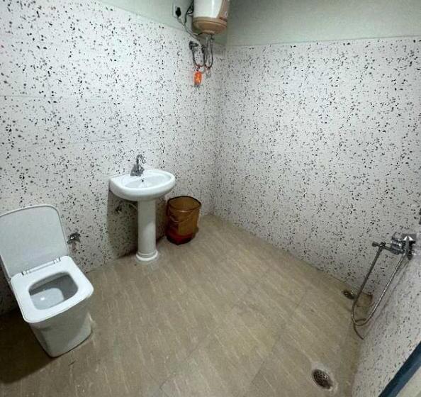 Трехместный Номер Классика, Oyo 81010  The Amar Palace