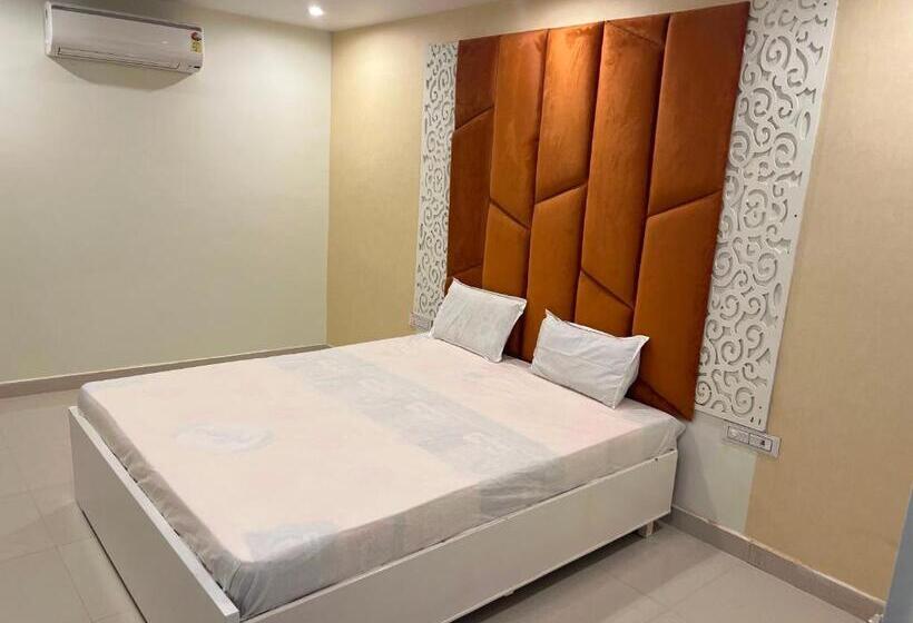 Трехместный Номер Deluxe, Oyo 81010  The Amar Palace